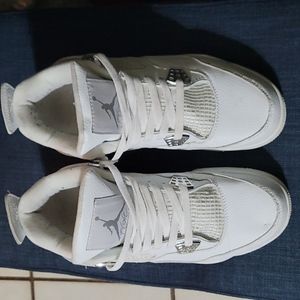 Jordan Retro 4 Good Condition